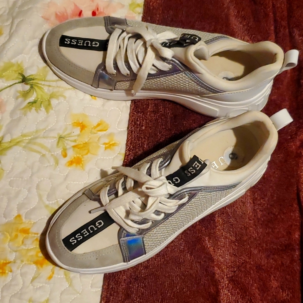 Guess woman size 9 sneakers